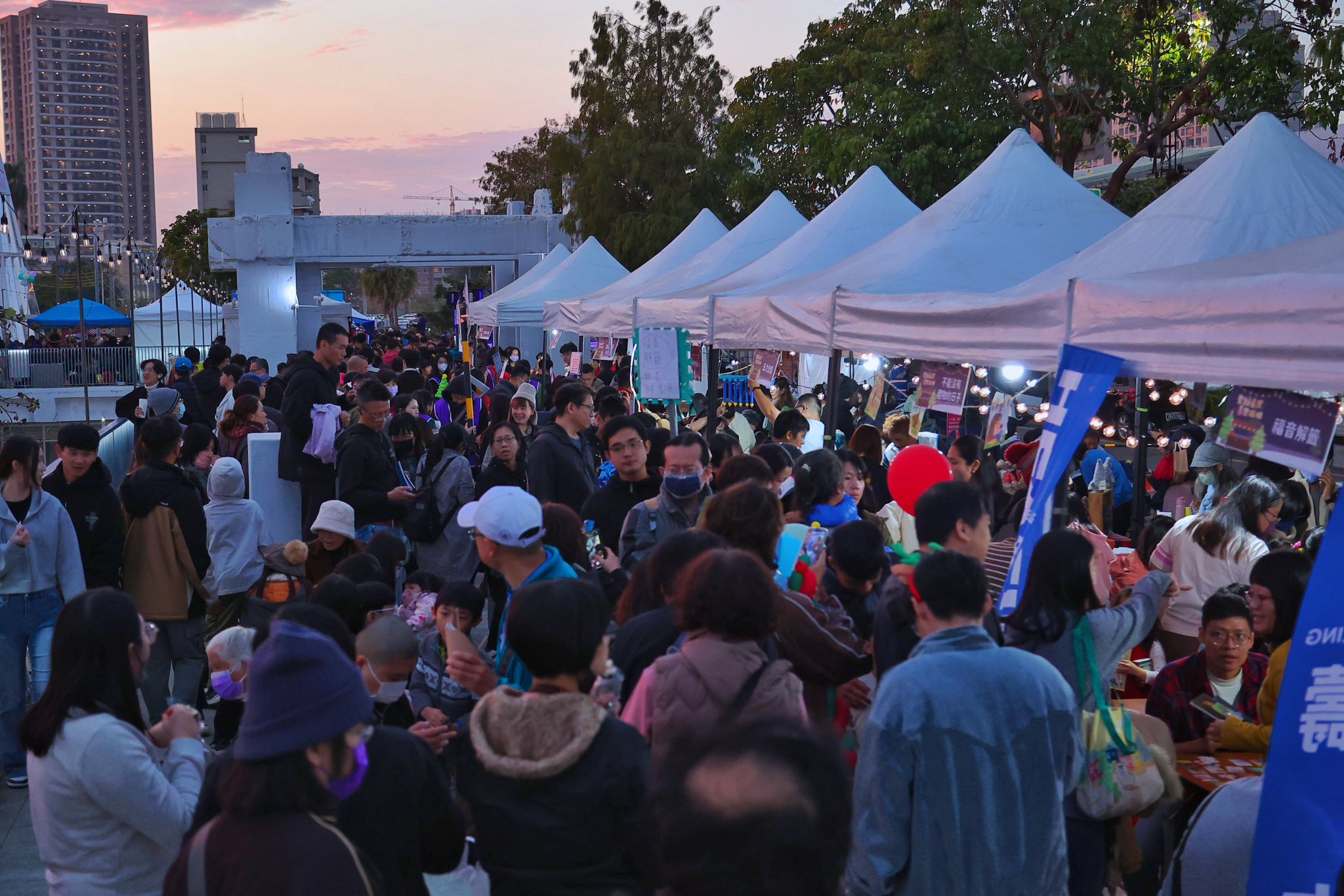 每個攤位都吸引人。(翻攝自台南旅遊臉書)